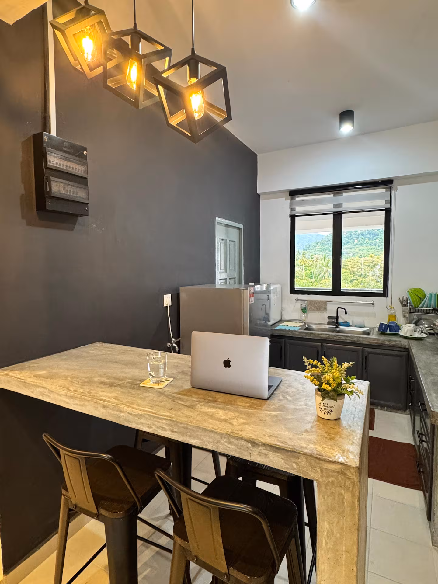 Roamia Retreat Living Room